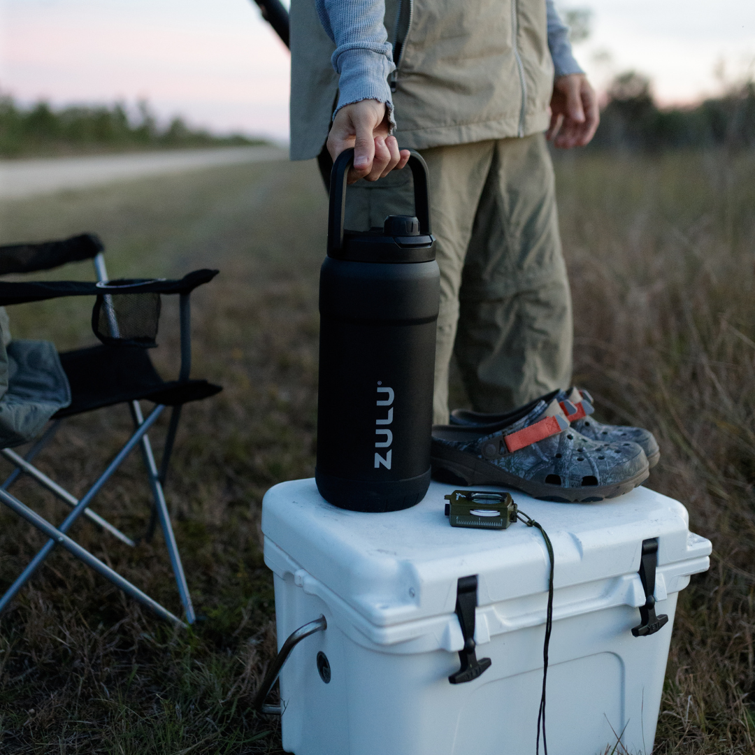 goals-mammoth-101oz-stainless-steel-bottle-z9 GoalsMammothBlackLifestyle.png