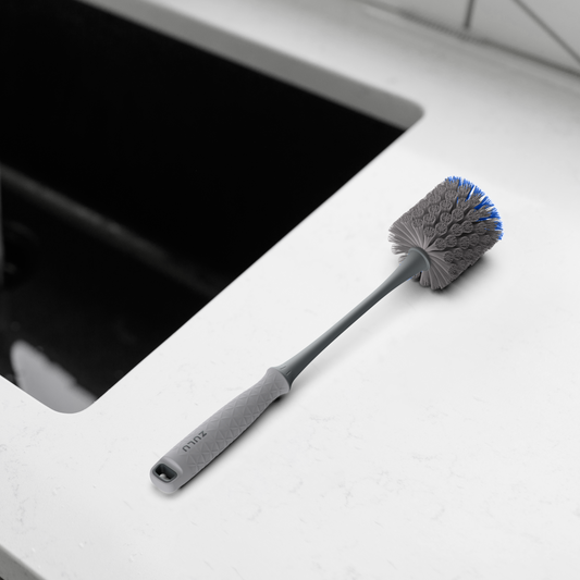 bottle-and-straw-cleaning-brush-set-x5 ZuluBottle_StrawBrush_BySink.png